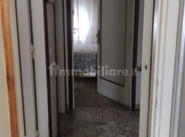 Vendita Appartamento Firenze. Quadrilocale in via Giovanni Segantini 18. Buono stato, primo piano, c, Italia, Firenze