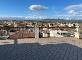 Vendita Attico in via Jacopo della Quercia Empoli. Buono stato, posto auto, con terrazza, rif. 11214