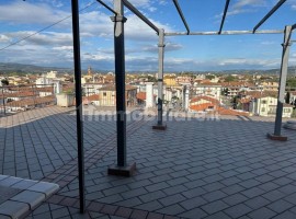 Vendita Attico in via Jacopo della Quercia Empoli. Buono stato, posto auto, con terrazza, rif. 11214