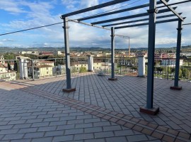 Vendita Attico in via Jacopo della Quercia Empoli. Buono stato, posto auto, con terrazza, rif. 11214