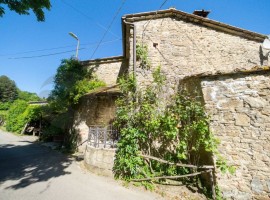 Vendita Terratetto unifamiliare in via Dei Castagni Pelago. Buono stato, posto auto, riscaldamento a