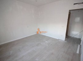 Vendita Appartamento Firenze. Trilocale in via delle Panche 170. Ottimo stato, secondo piano, con te, Italy, Firenze