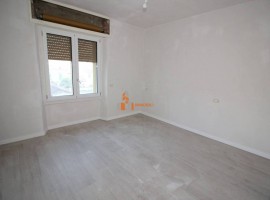 Vendita Appartamento Firenze. Trilocale in via delle Panche 170. Ottimo stato, secondo piano, con te, Italy, Firenze