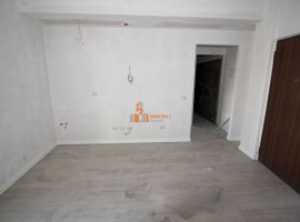 Vendita Appartamento Firenze. Trilocale in via delle Panche 170. Ottimo stato, secondo piano, con te, Italy, Firenze