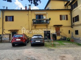 Vendita Appartamento in villa in via Clemente Rebora 20 Firenze. Da ristrutturare, posto auto, risca