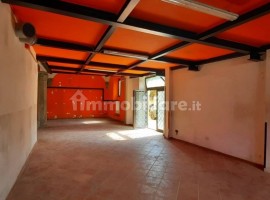 Vendita Appartamento in villa in via Clemente Rebora 20 Firenze. Da ristrutturare, posto auto, risca