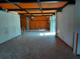 Vendita Appartamento in villa in via Clemente Rebora 20 Firenze. Da ristrutturare, posto auto, risca