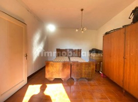 Vendita Appartamento Firenze. Trilocale in via San Lorenzino a Ripaltuzza 2A. Da ristrutturare, prim, Italia, Firenze