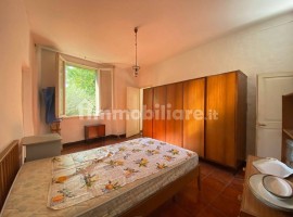 Vendita Appartamento Firenze. Trilocale in via San Lorenzino a Ripaltuzza 2A. Da ristrutturare, prim, Italia, Firenze