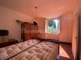 Vendita Appartamento Firenze. Trilocale in via San Lorenzino a Ripaltuzza 2A. Da ristrutturare, prim, Italia, Firenze