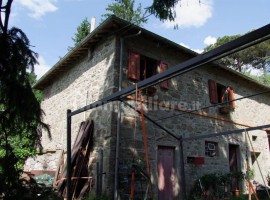 Vendita Casa colonica Londa. Da ristrutturare, 80 m², rif. 112062577 Vendita Casa colonica Londa. Da