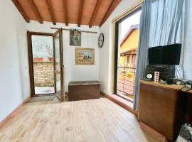 Vendita Appartamento Firenze. Trilocale in via del Pianerottolo. Ottimo stato, piano terra, riscalda, Italia, Firenze