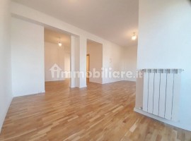 Vendita Appartamento Firenze. Quadrilocale in via Leone Pancaldo 3. Ottimo stato, secondo piano, con, Italia, Firenze