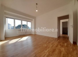 Vendita Appartamento Firenze. Quadrilocale in via Leone Pancaldo 3. Ottimo stato, secondo piano, con, Italia, Firenze