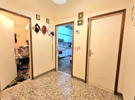 Vendita Appartamento Empoli. Trilocale in viale Giovanni Boccaccio. Buono stato, secondo piano, post, Italia, Empoli