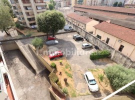 Vendita Appartamento Firenze. Quadrilocale in via Lippi e Macia. Buono stato, quarto piano, posto au