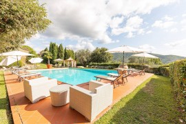 Agriturismo 'Borgo Dolci Colline Spa Querce' con piscina in comune, Wi-Fi e aria condizionata Agritu