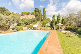 Agriturismo 'Borgo Dolci Colline Spa Querce' con piscina in comune, Wi-Fi e aria condizionata Agritu