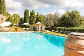 Agriturismo 'Borgo Dolci Colline Spa Querce' con piscina in comune, Wi-Fi e aria condizionata Agritu