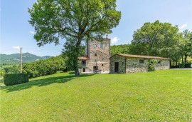 Rifugio sereno con piscina e giardino Rifugio sereno con piscina e giardino