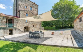 Rifugio sereno con piscina e giardino Rifugio sereno con piscina e giardino