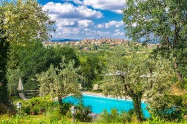 Casa vacanze 'Il Granaio' con piscina, terrazza privata e Wi-Fi Casa vacanze 'Il Granaio' con piscin