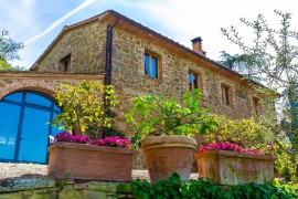 Casa vacanze 'Il Granaio' con piscina, terrazza privata e Wi-Fi Casa vacanze 'Il Granaio' con piscin