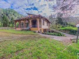 Vendita Villa unifamiliare in via della Casina Arezzo. Da ristrutturare, posto auto, con terrazza, r