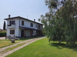 Vendita Casa colonica in Località Frassineto 84 Arezzo. Buono stato, posto auto, 283 m², rif. 104101