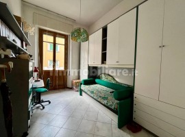 Vendita Appartamento Arezzo. Quadrilocale in via Assab. Buono stato, primo piano, con balcone, risca