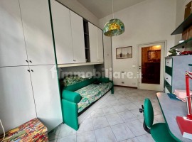 Vendita Appartamento Arezzo. Quadrilocale in via Assab. Buono stato, primo piano, con balcone, risca