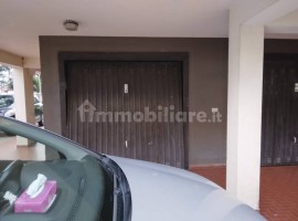 Vendita Appartamento in Località Rigutino Ovest. Arezzo. Buono stato, secondo piano, posto auto, con