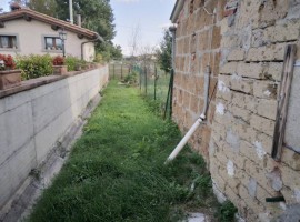 Vendita Appartamento in Località Rigutino Sud. Arezzo. Da ristrutturare, primo piano, posto auto, co