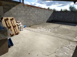 Vendita Appartamento in Località Rigutino Sud. Arezzo. Da ristrutturare, primo piano, posto auto, co