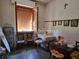 Vendita Appartamento Arezzo. Quadrilocale in Località Rigutino Nocetella. Buono stato, primo piano, 