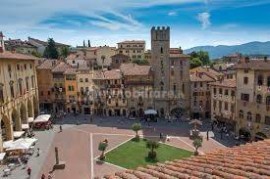 Vendita Appartamento Arezzo. Bilocale in via Piero della Francesca. Ottimo stato, posto auto, con ba