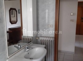 Vendita Appartamento Arezzo. Quadrilocale in via Isonzo 57/4. Ottimo stato, piano rialzato, riscalda