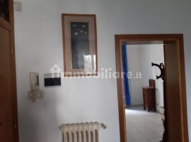 Vendita Appartamento Arezzo. Quadrilocale in via Isonzo 57/4. Ottimo stato, piano rialzato, riscalda