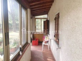 Vendita Casa colonica in Località San Firenze Arezzo. Da ristrutturare, posto auto, 400 m², rif. 728