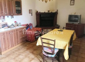 Vendita Casa colonica in Località San Firenze Arezzo. Da ristrutturare, posto auto, 400 m², rif. 728