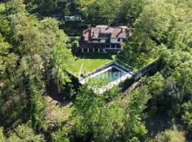 Vendita Villa unifamiliare in Località Bagnaia Arezzo. Da ristrutturare, posto auto, con terrazza, r