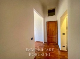 Vendita Appartamento Firenze. Trilocale in via Faentina. Buono stato, primo piano, riscaldamento aut