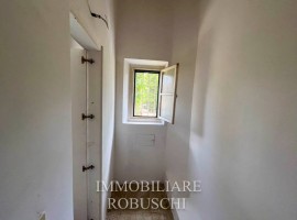 Vendita Appartamento Firenze. Trilocale in via Faentina. Buono stato, primo piano, riscaldamento aut, Italia, Firenze