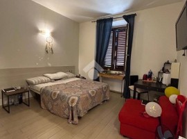 Vendita Appartamento in via del Rosso Fiorentino 2. Firenze. Ottimo stato, quarto piano, con balcone