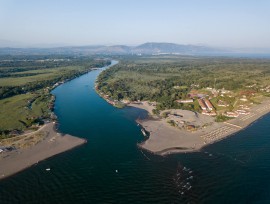 Casa dingola Nafija, imersa nel verde, giardino privato, 500 metri dalla spiaggia 