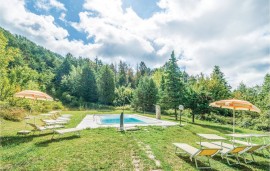 Casa vacanza per 11 persone con piscina Casa vacanza per 11 persone con piscina, Italia, Apecchio, Valle Del Metauro