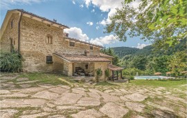 Casa vacanza per 19 persone con piscina Casa vacanza per 19 persone con piscina, Italy, Apecchio, Valle Del Metauro