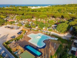 Roulette per 6 persone con piscina per bambini, Italia, Cesenatico, Provincia di Forlì-Cesena