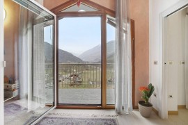 Appartamento 'Casa Sergio' con vista montagne, giardino privato e balcone, Italia