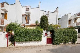 Accogliente casa vicino al lago a Sabaudia con balcone